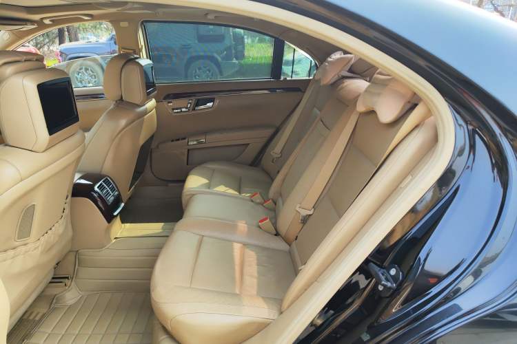 Used Mercedes-Benz S-Class 2012 S 350 L Grand Edition Left Rear Seat