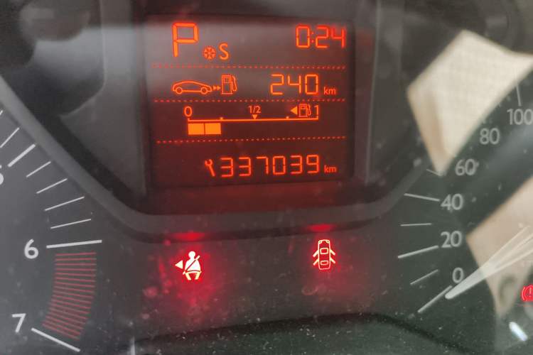 Used Citroen Elysee 2014 1.6L Automatic Fashion Model