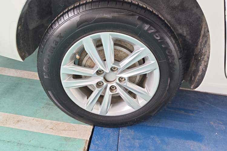 Used Volkswagen Santana 2016 1.6L Manual Fashion Edition