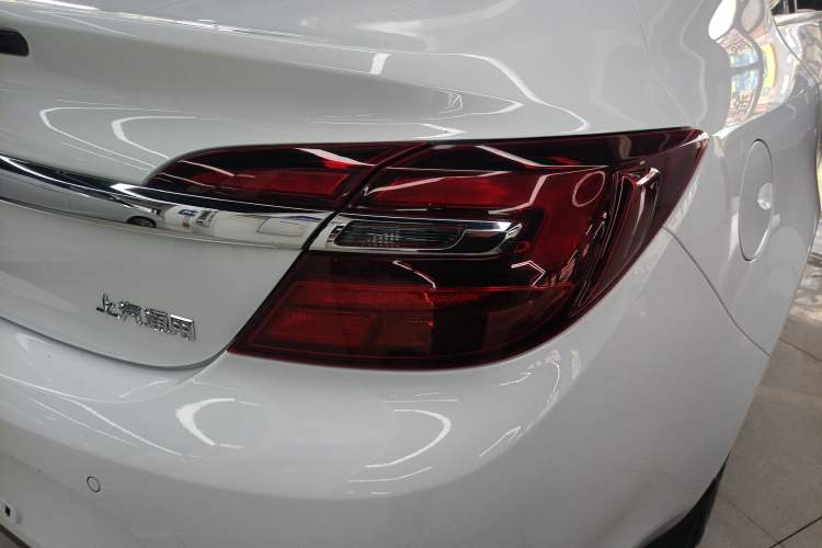 Used Buick Regal 2015 1.6T Elite Tech Model Right Rear Taillight