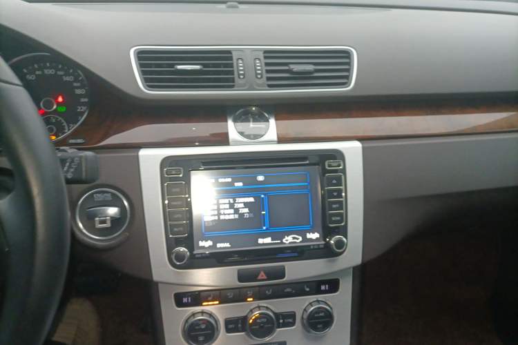 Used Volkswagen Magotan (Import) 2012 Travel Edition 2.0 TSI Comfort Version
