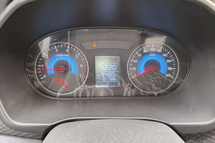 Used Dongfeng Fengon 330 2018 1.5L 330S Premium Edition China V DK15
