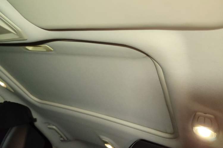 Used Ford Focus 2012 Hatchback 2.0L Automatic Luxury Sport Model
