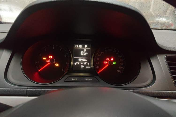 Used Volkswagen Lavida 2017 1.6L Automatic Fashion Edition Instrument Cluster