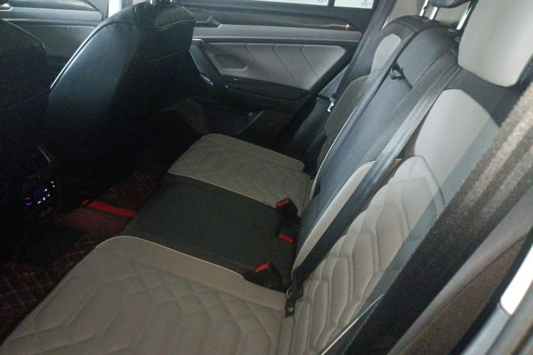 Used Volkswagen Tayron 2023 280TSI Two-Wheel-Drive Luxury Plus Advanced Version
