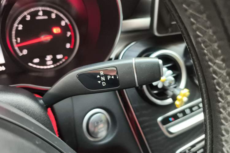 Used Mercedes-Benz C-Class 2018 C 180 L Fashion Edition Sport Version Gear Lever