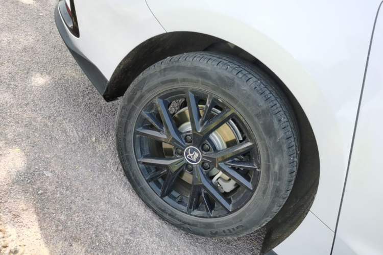 Used BYD Han 2025 DM-i 125KM Elite Model Right Rear Wheel Hub