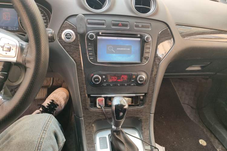 Used Ford Mondeo 2013 2.3L Luxury Model
