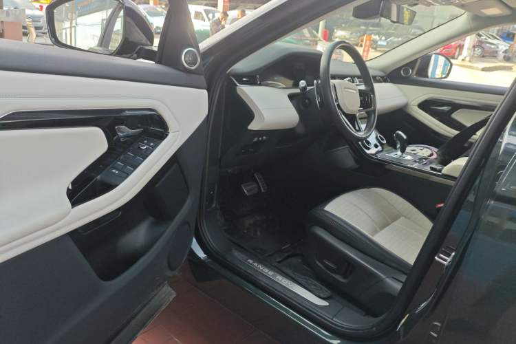 Used Land Rover Range Rover Evoque 2021 Range Rover Velar L 249PS R-Dynamic First Edition
