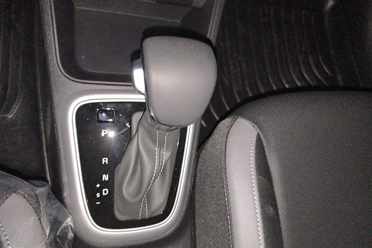 Used Kia kx1 Stonic 2026 Model 1.4L Sunroof Edition
