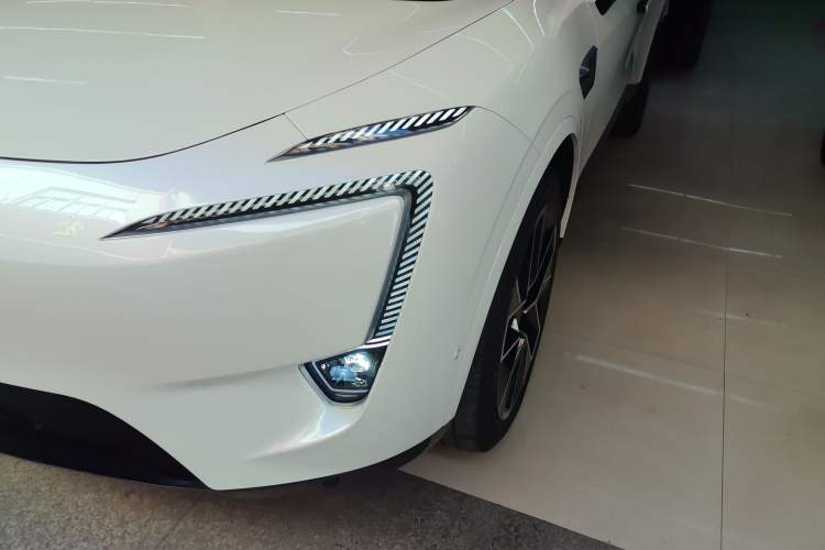 Used Avatr 11 2023 Harmony 90-degree Rear-wheel Drive Edition Left Front Headlight