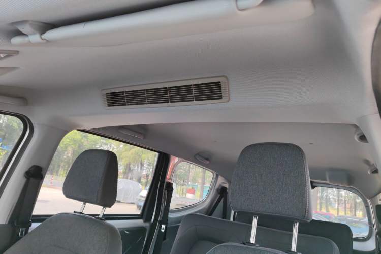 Used Wuling Hongguang New Energy 2024 All-Electric Model 300KM Practical Version