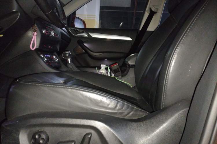 Used Audi Q3 2015 35 TFSI Comfort Model Left Front Seat