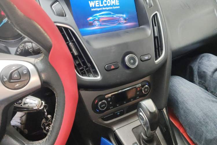 Used Ford Focus 2012 Hatchback 1.6L Automatic Fashion Edition
