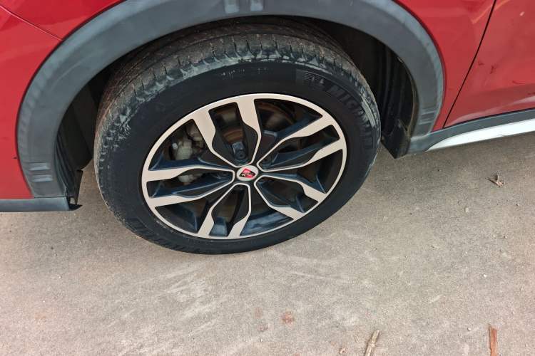 Used Roewe RX5 2016 20T Two-Wheel Drive Automatic Internet Smart Edition Left Front Wheel Hub