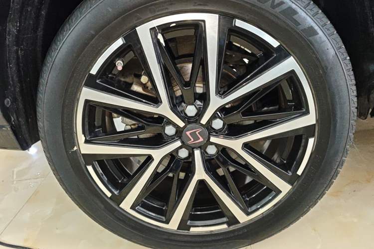 Used SOL X8 PLUS 2023 1.5 TGDI DCT Smart Home Edition 7-Seater