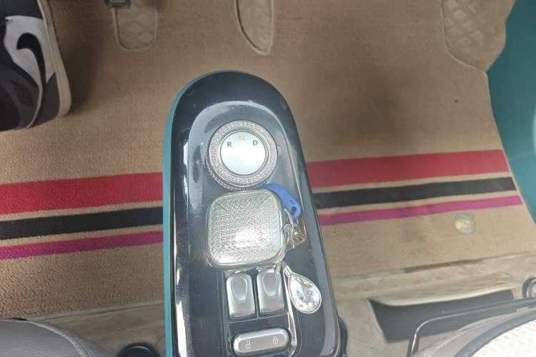 Used CHANGAN NEVO Lumin 2022 210km Sweet Edition Gear Lever