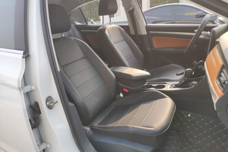 Used Volkswagen Bora 2025 200TSI DSG Enjoy PRO Edition Right Front Seat