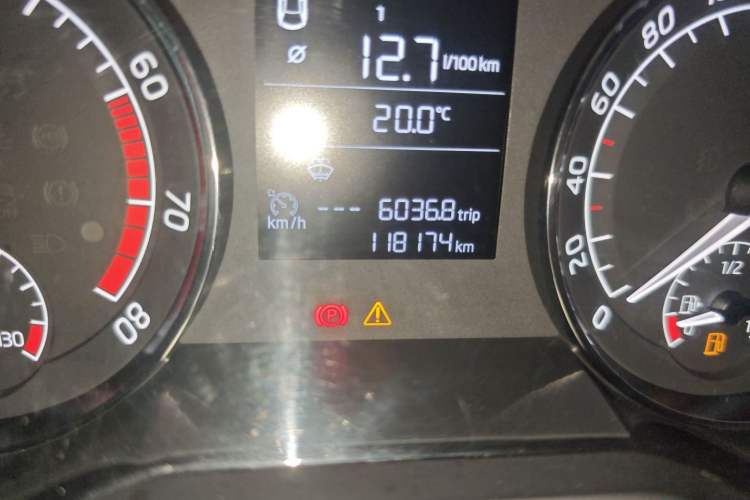 Used Skoda Superb 2016 TSI280 DSG Advanced Edition Odometer Close Up