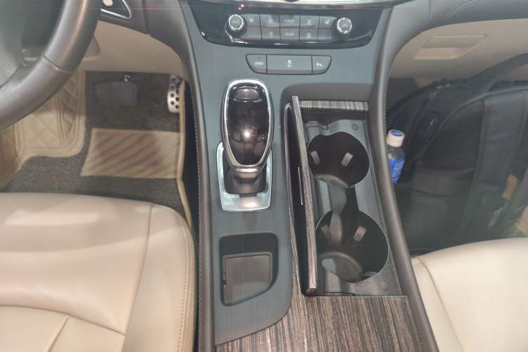 Used Buick LaCrosse 2016 Revised 20T Leading Edition Gear Lever