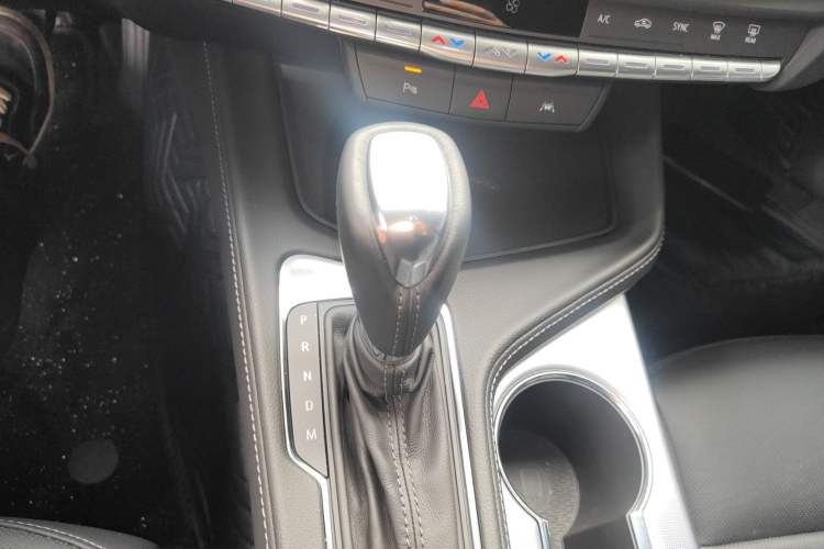 Used Cadillac CT4 2023 25T Luxury Model Gear Lever