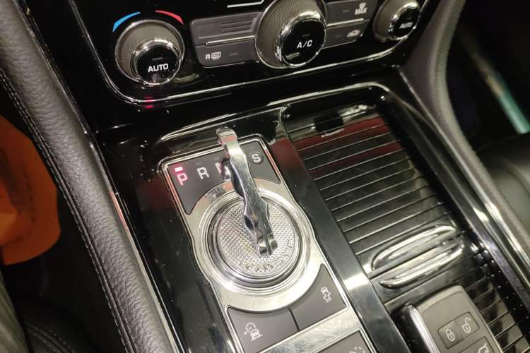 Used Jaguar XJ 2016 XJL 2.0T Two-Wheel-Drive Elegant Business Edition