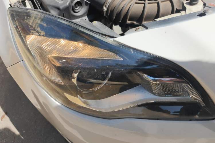 Used Buick Regal 2015 2.0L Leading Fashion Edition