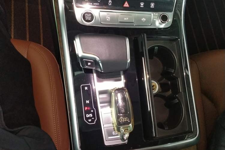 Used Audi Q7 2021 55 TFSI quattro S line Sport model