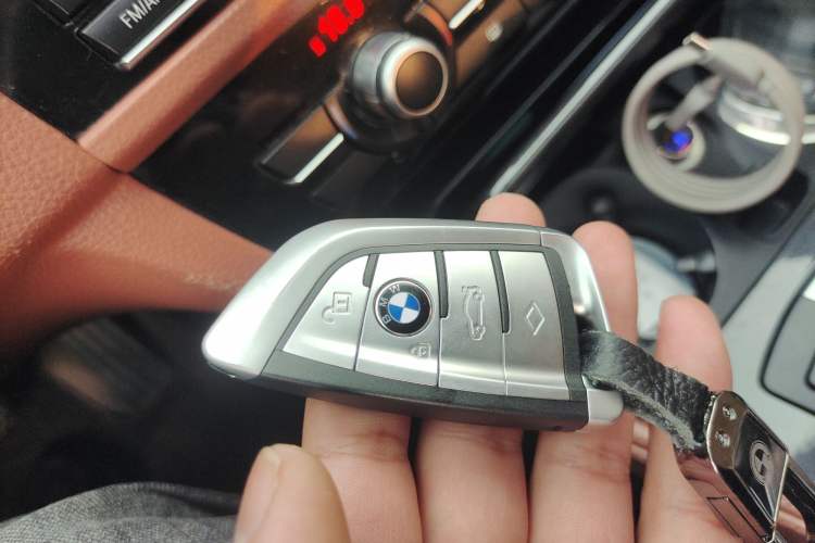 Used BMW 5 Series 2014 520Li Elegant Model