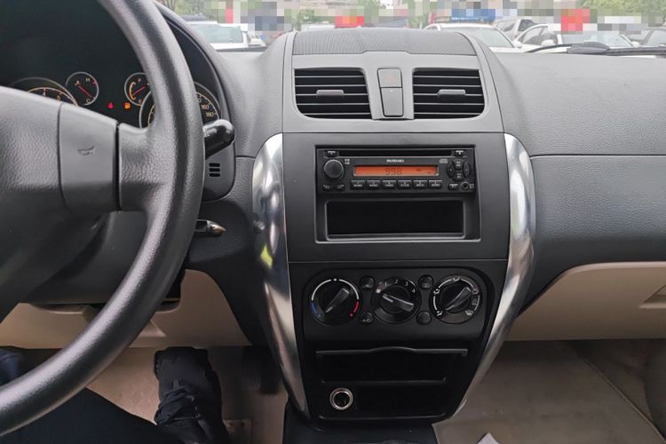 Used Suzuki SX4 S-Cross 2011 1.6L Automatic Comfort Edition Audio And AC Panel