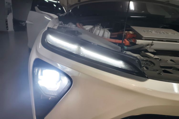 Used Nio ES6 2019 430KM First-Edition Commemorative Version Right Front Headlight