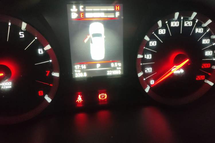 Used GAC Trumpchi GA6 2015 1.8T DCT Luxury Navigation Model Odometer Close Up