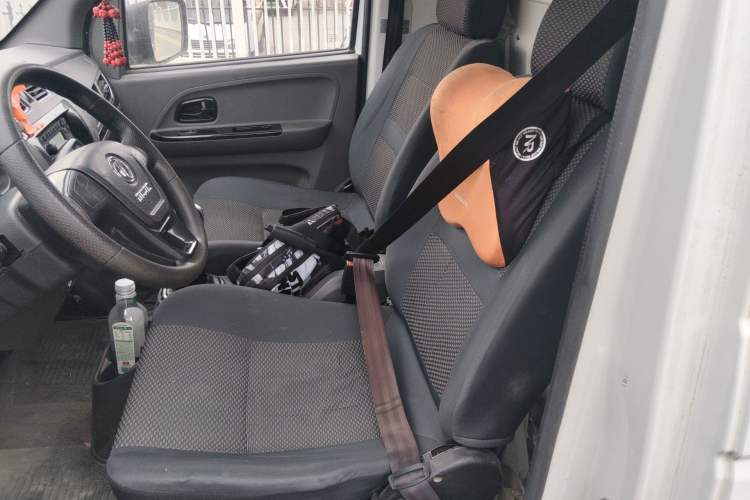 Used Dongfeng Yufeng EM26 2023 High-End Model 41.86 kWh CATL Left Front Seat