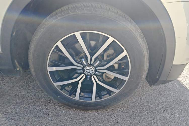 Used Volkswagen Tiguan L 2018 330TSI Automatic Two-Wheel Drive Luxury Edition Right Front Wheel Hub