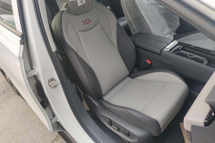 Used Volkswagen ID.7 VIZZION 2024 AIR model Right Front Seat