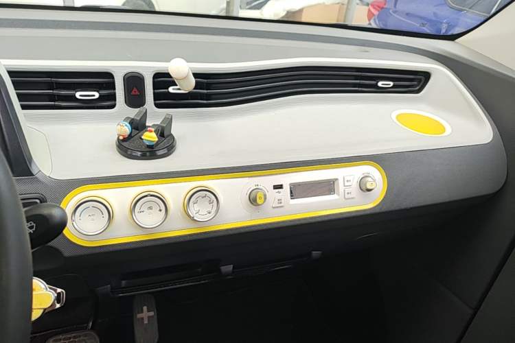 Used Wuling Hongguang MINIEV 2022 Macaron Premium Model – Lithium Iron Phosphate