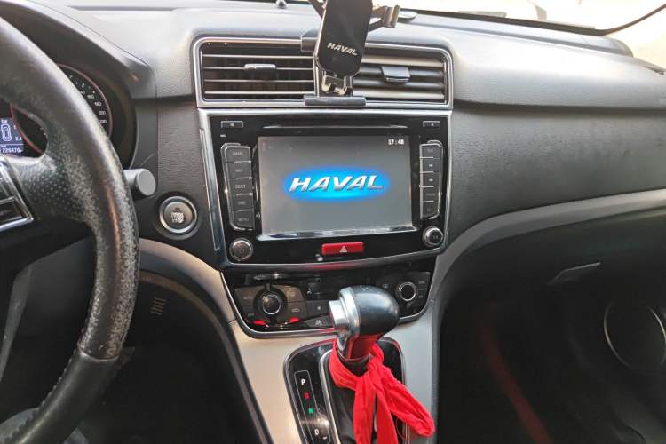 Used Haval H6 2017 Red-Label Sport Edition 1.5T Automatic Two-Wheel Drive Luxury Model Audio And AC Panel