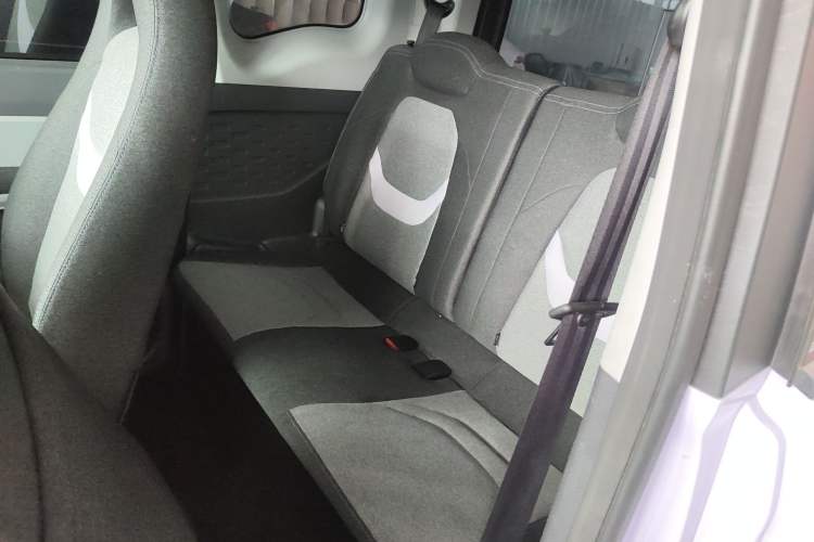 Used Chery QQ Ice Cream 2022 170km Sundae Phosphate Lithium-Ion Left Rear Seat