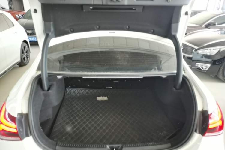 Used Mercedes-Benz A-Class 2022 Revised Version A 200 L Sport Sedan Fashionable Style