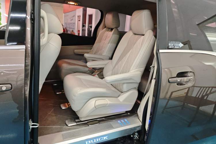 Used Buick GL8 2023 Land Executive Class Smart Enjoyment Model