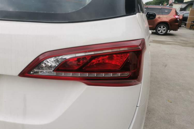 Used Baojun 730 2019 1.5T CVT Fashion Model 7 Seats China VI Emission Standard Exterior 3