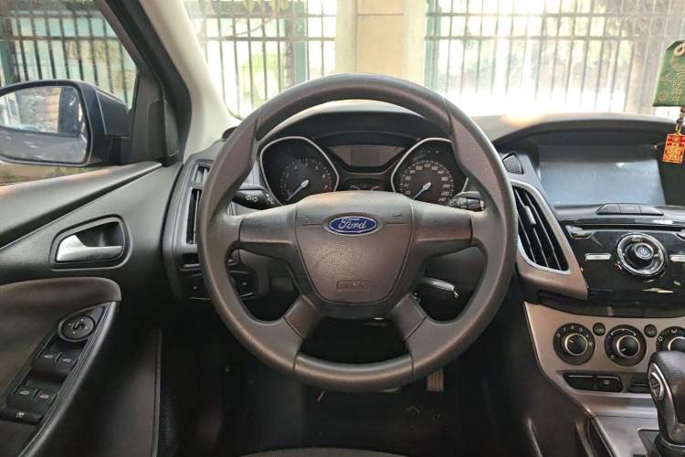 Used Ford Focus 2012 Hatchback 1.6L Automatic Comfort Model Steering Wheel
