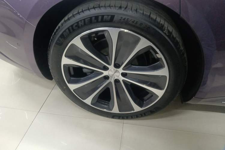 Used Hima Luxeed S7 2025 855 km Max Exterior 5