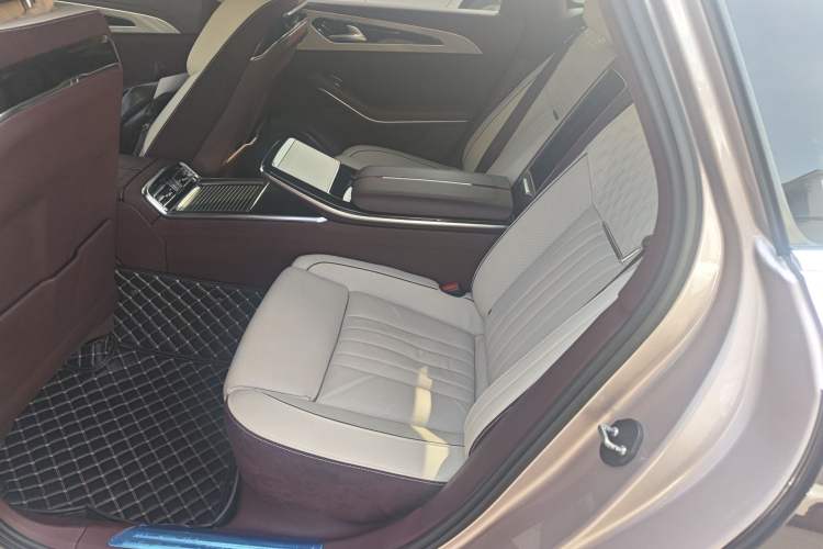 Used Hongqi H9 2022 3.0T Smart Connect Flagship Four-Seater Version Left Rear Seat