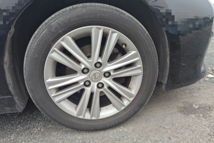 Used Lexus ES 2014 250 Elite Edition Right Front Wheel Hub