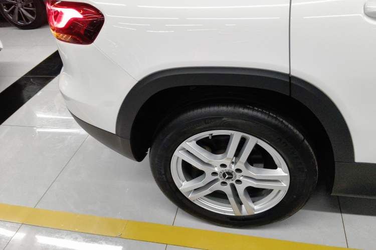 Used Mercedes-Benz GLB 2023 Refreshed GLB 200 Dynamic Edition Right Rear Wheel Hub