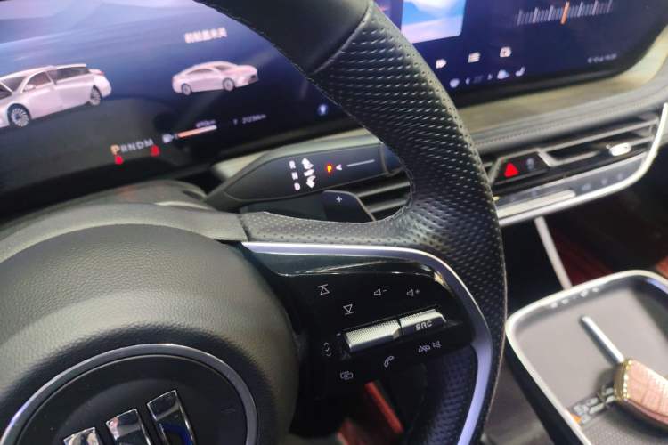 Used Buick LaCrosse 2025 28T Platinum Edition