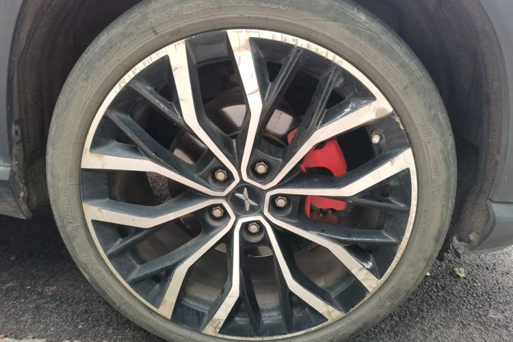 Used XPeng G3 2019 Deluxe Edition Right Front Wheel Hub