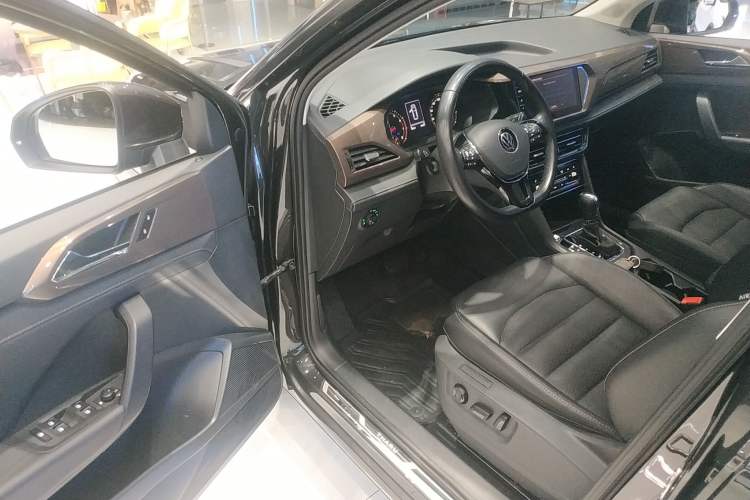 Used Volkswagen Tharu 2021 280TSI Two-Wheel-Drive Luxury Plus Edition
