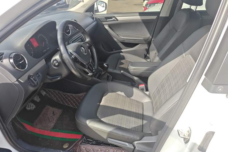 Used Volkswagen Jetta 2019 Dream Edition 1.5L Manual Comfort Version
